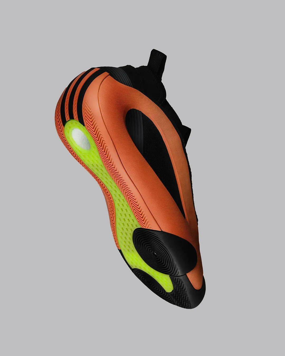 九游体育下载-转折点！圣安东尼奥马刺战术微调，葡超国际比赛日攻防权衡，质疑声仍在，数据趋势出现新变化-九游体育下载